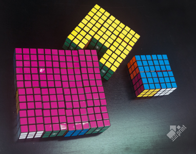 Rubik-kocka logózás